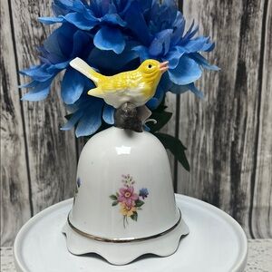Vintage Shafford Japan porcelain music box/bell plays “Make someone Happy”